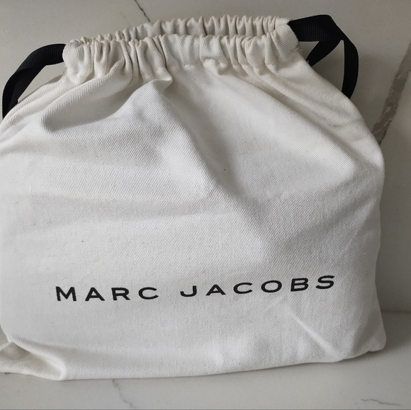 Marc Jacobs wallet crossbody - Picture 8 of 9